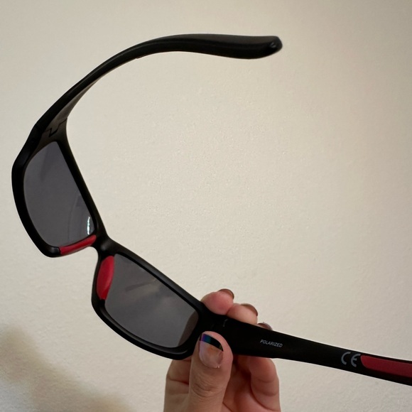 FOSTER GRANT Haven Unisex Wraparound Polarized Sunglasses Black EUC - Picture 9 of 12